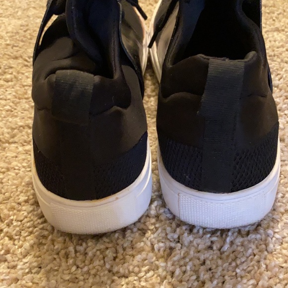 Steve Madden Lumi Sneakers - Picture 3 of 4